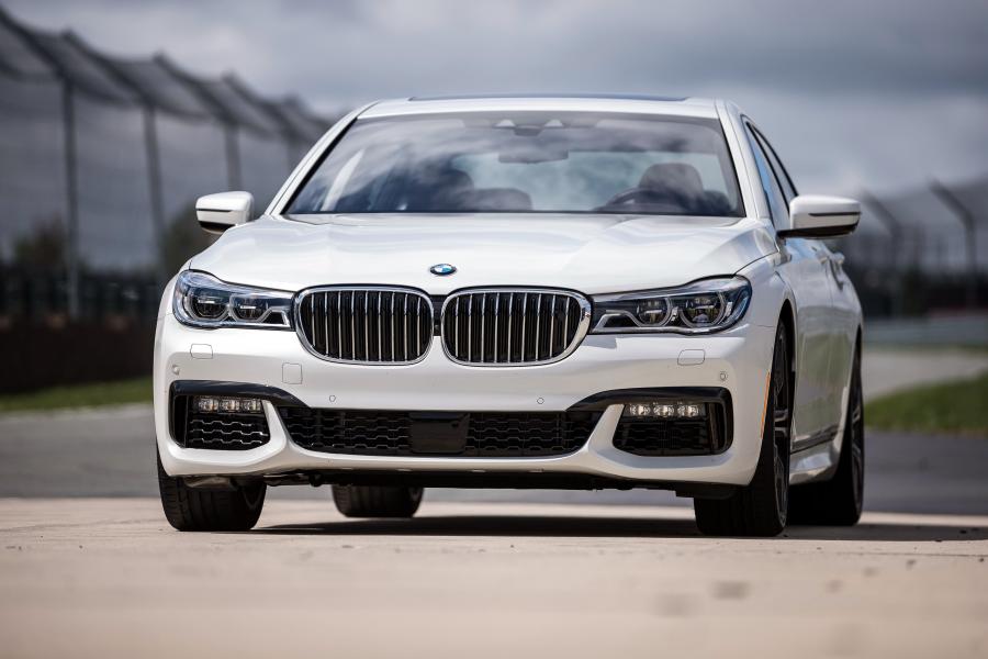  BMW 750i xDrive M Sport (G11) 2016 года  (NA) (фото 36 из 47)
